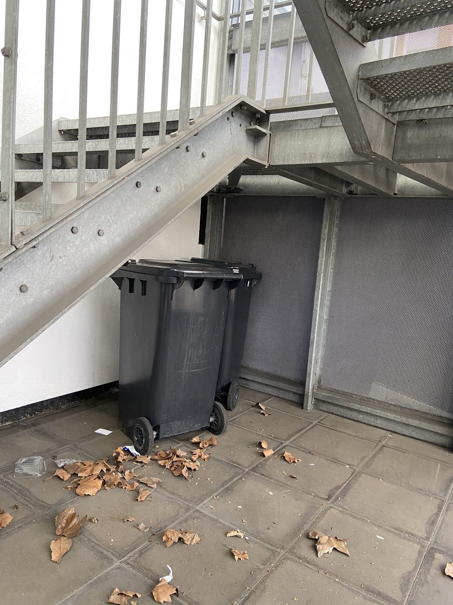 Issigonis_House's tweet photo. Thanks @sbhglondon for neglecting us and doing nothing to make our building safe and a nice place to live. #issigonis is rotten #wecare you are robbing our service charge money. @RupaHuq @hammersmithandy @itvnews @HousingOmbuds @mhclg @RSHEngland https://t.co/UMgXzOwb8s