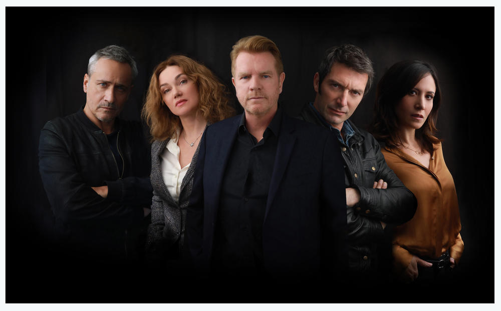 Chère #Neversfamily, ce soir sur <a href="/TF1/">TF1</a> à 21h05 #AliceNevers et #Marquand font des retrouvailles plus que tendues avec nos amis de <a href="/SDROFFICIEL/">SectionDeRecherches</a> du coup, on vous attend nombreux 😀 avec #MDelterme <a href="/jmtinivelli/">J-Michel Tinivelli</a> <a href="/XAVIERDELUC/">XAVIER DELUC</a> #FSemonin et <a href="/FABIENNE_CARAT/">FABIENNE CARAT</a>
