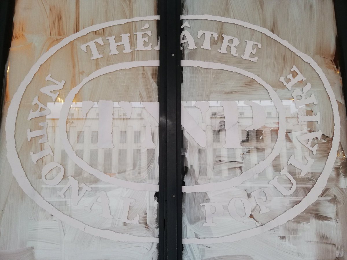 TNP_theatre's tweet photo. Tout doit-il disparaître ? 
Actions menées sur la façade du Théâtre National Populaire !

#cultureendanger 
#cultureessentielle 
#onouvre
#odeonoccupe https://t.co/9VEhjJo2pO