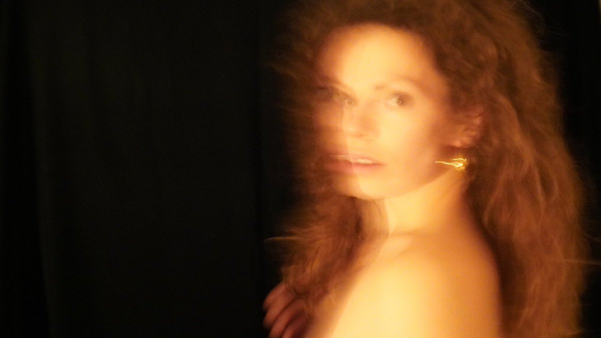 CharlotteLans__'s tweet photo. My new single, Lost, is out tomorrow.
It’s a song about someone I knew a long time ago. A summer love. A sparkling person. Both things were fleeting. 
I hope you like it 🖤
#summerlove #indie #lost #charlottelansman https://t.co/NquBqMv6Q8