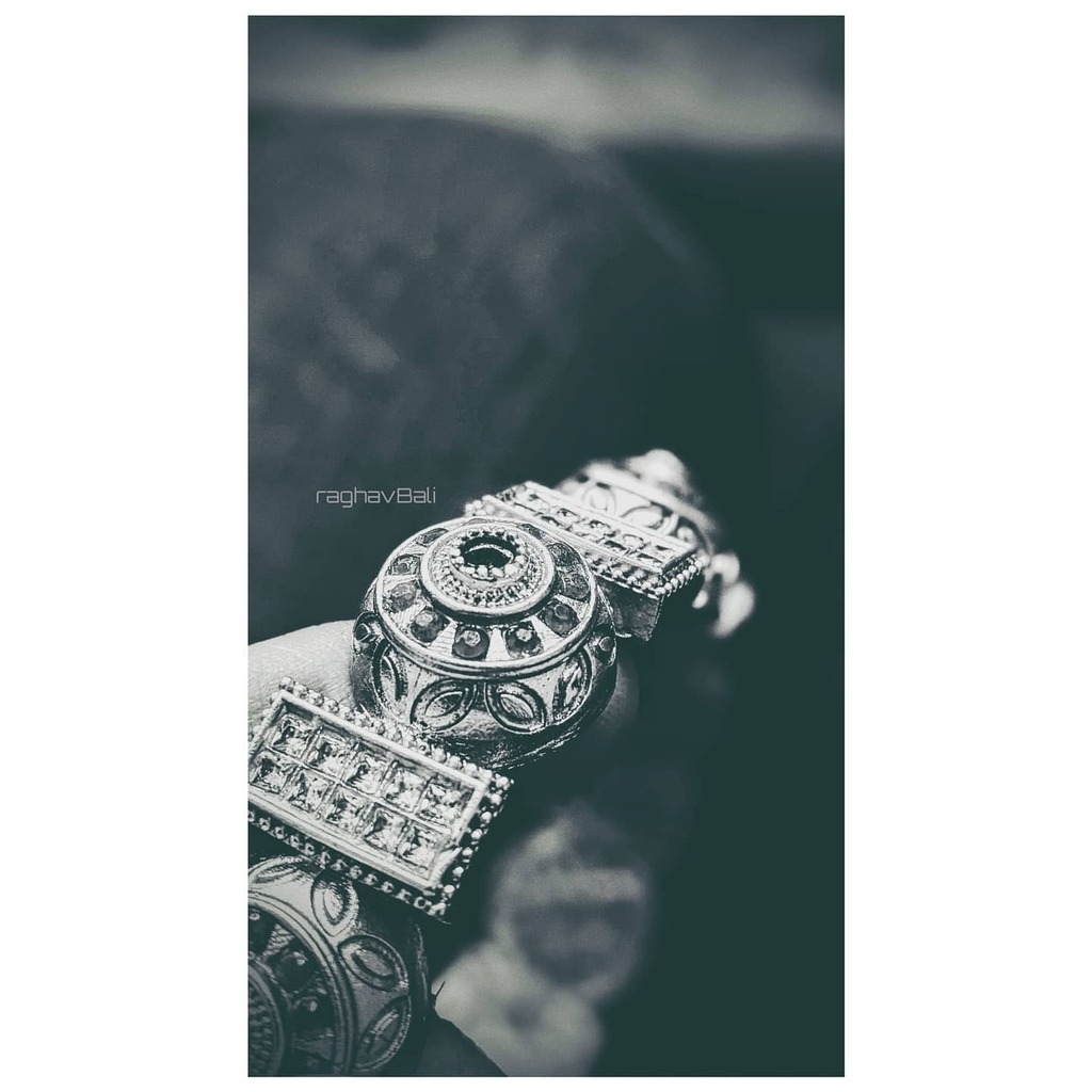 Gold #bnw #bnwphotography #blackandwhite #goldjewellery #vscocam #vsco #vscoindia #instagram #googlepixel3 instagr.am/p/CMRfr-mHQQl/