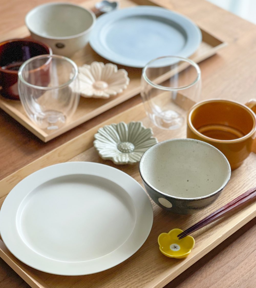 Mariko 節約時短料理家 今まで色付きのお皿 しか買ってこなかったんですが 最近は食卓の中に白い器を少し加えると抜け感が出て 料理がより美味しそうに見える気がします 真っ白より暖かみのある生成り色が好き