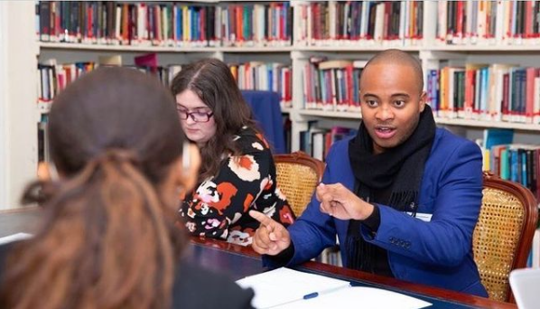 OpportunityDesk's tweet photo. Chatham House Common Futures Conversations 2021: Join the Community

Chatham House is building a diverse community of young people from across Africa and Europe to join an international exchange with policymakers.

Details: https://t.co/YPss6IJTFO https://t.co/Zw3fWHiMSc