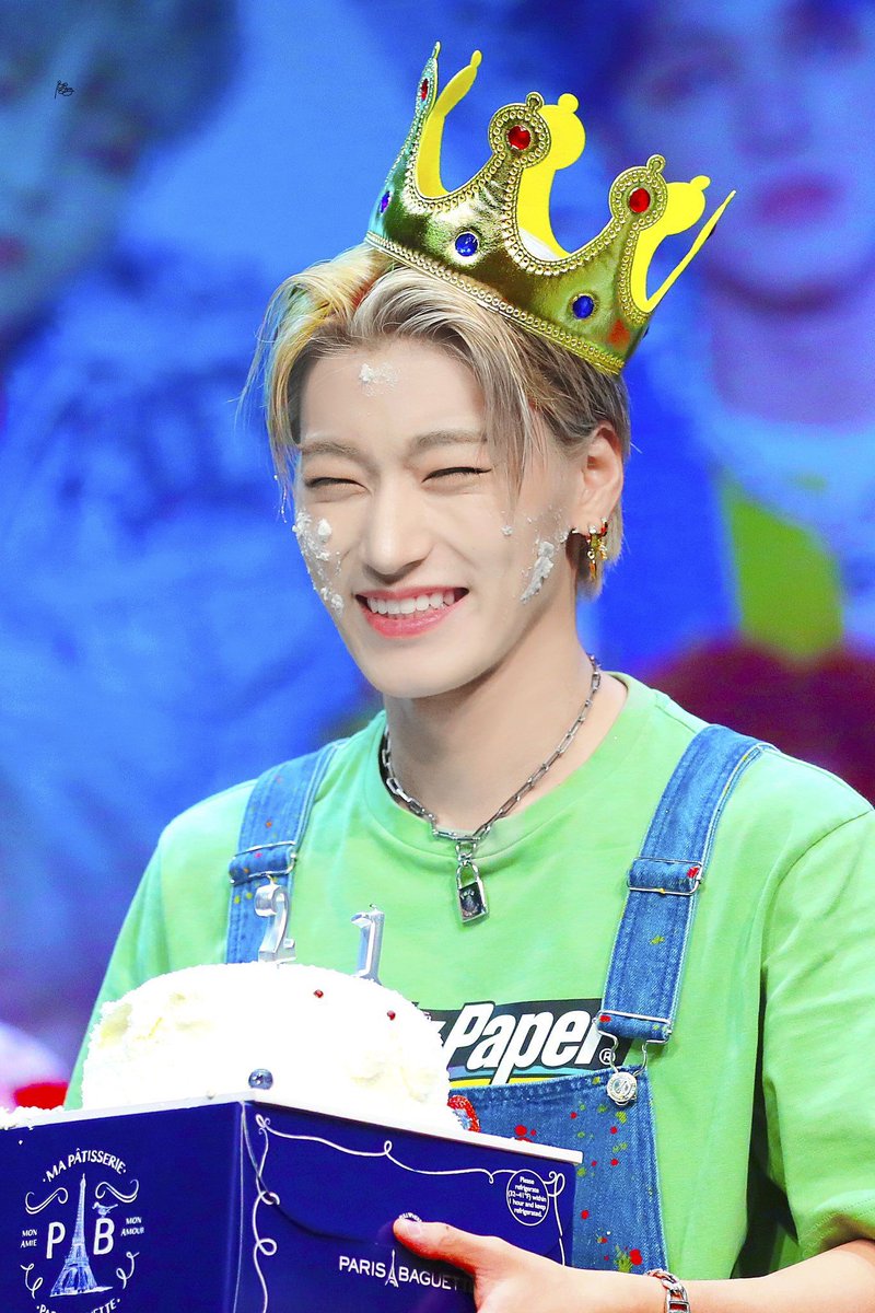 HAPPY BIRTHDAY TO ME 😳
( I love those pics 🥺🥺 )