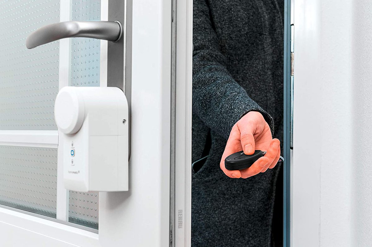 SmarthomeAssist's tweet photo. Bei Amazon ist ein smarter Türschlossantrieb für das Smart Home System von Homematic IP aufgetaucht.

https://t.co/hhewuaMpiX https://t.co/x5R6tfXXUA