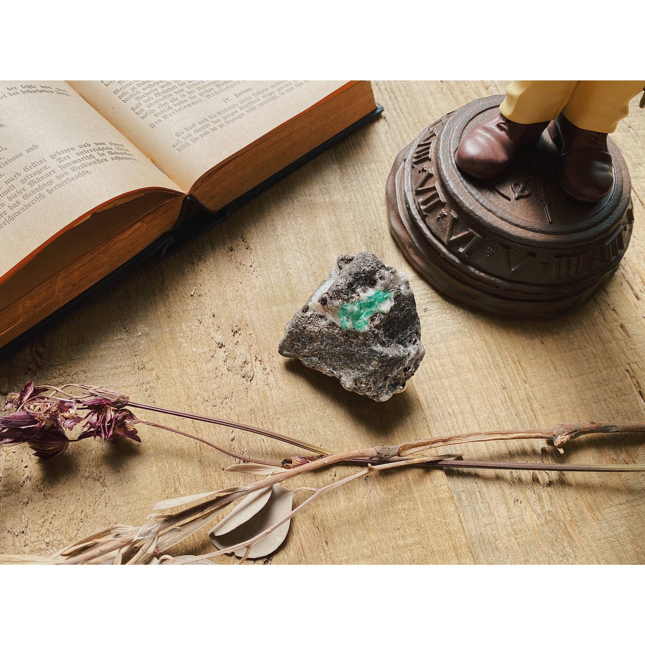 激レア】ジブリ 『耳をすませば』 ぶらりんホルダー 天然石 緑めのう