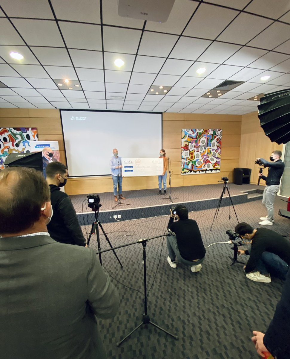 Phare de l'Entrepreneuriat // Remise des Prix suite au #Pitch #RSE 🍃🏆
Félicitations à - Liv : la cosmétique #bio conçue pour la femme enceinte et la jeune maman garantie sans perturbateurs endocriniens &amp; huiles essentielles - qui remporte le concours ! 👏🏻
<a href="/AccedeProvence/">ACCEDE</a>