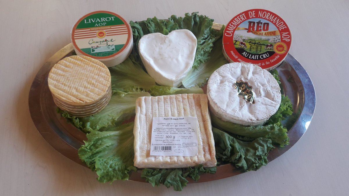 IsabelleRSC's tweet photo. Animation fromagère ce midi au restaurant scolaire d'Houlbec Cocherel avec la venue de Franck, animateur @GroupeConvivio qui a confectionner des gaufres aux légumes pour le plus grand plaisir des enfants !L'occasion pour leur chef Bruno de leur faire gouter les fromages normands! https://t.co/QDpAF3nz1o