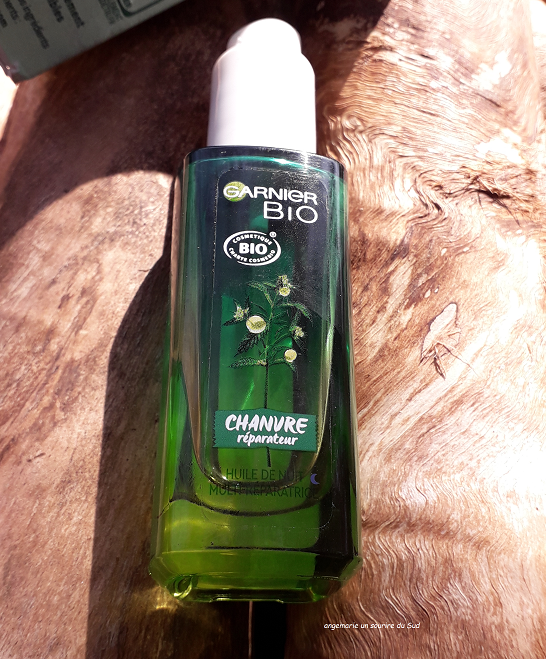 unsouriredusud's tweet photo. Coucou, je reviens vous parler, d'un autre produit testé grâce à @femme_actuelle @fa_lestesteuses .
🌿 Huile de nuit multi-réparatrice Chanvre @GarnierFR .
https://t.co/6bOXZuFqc2
#plaisir #douceur #chanvrebio #prixbeautefemmes2021 #femmeactuellelestesteuses https://t.co/eVooQfTr8B