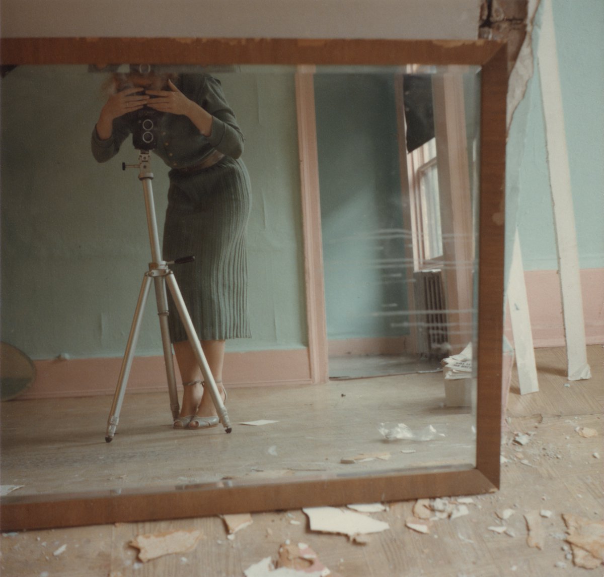 artnau's tweet photo. Francesca Woodman https://t.co/2IgOVoJwrm