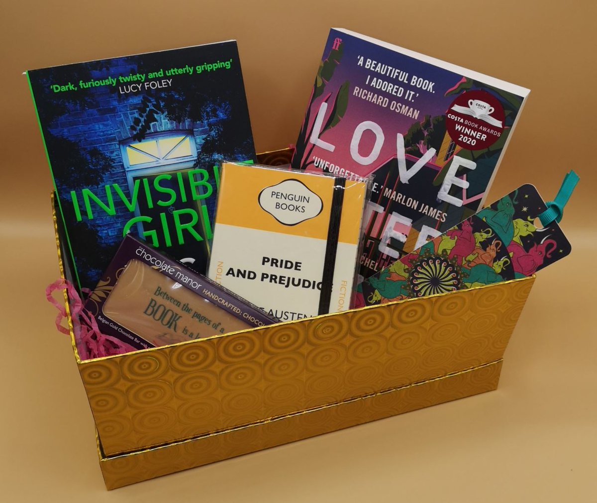 cowfishdreams's tweet photo. 🎁GIVEAWAY ALERT! 🎁 Time for another monthly giveaway to help support local bookshops! For March, the prize is a book box from Bridge Books in County Down. 😍📚😍

Follow me + @BridgeBooksDro1 and RT by 14/03 7pm to enter. UK only. #choosebookshops #shoplocal #contest #giveaway https://t.co/WyAcH07hTa