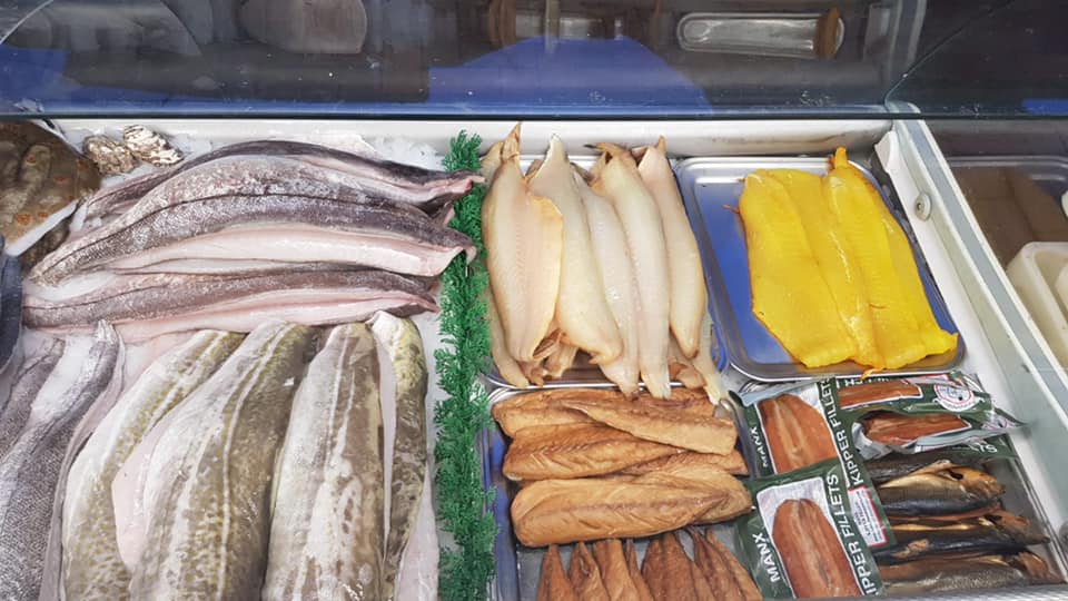 knutsmarket's tweet photo. Good Morning! It's #Friday so we have @ks_catch with us this morning, alongside our other traders. You can text your order through on 07493 212373 for collection (remember they leave around noon) #knutsford #eatfresh #adoptaknutsfordshop https://t.co/TvItrjeqR0