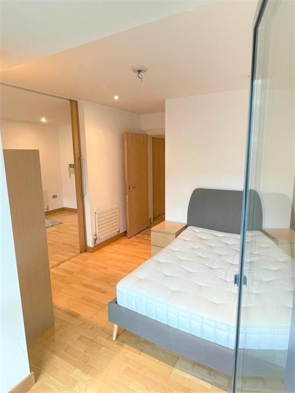 Hunters_M22's tweet photo. PRESTIGE APARTMENT STUDIO TO RENT
No 1 DEANSGATE, MANCHESTER CITY CENTRE

A fabulous apartment to rent in the heart of Manchester City Centre, Studio apartment self contained

Perfect for the young professional living in the City !!!!

Call 0161 945 9000 for a viewing https://t.co/wcJgvfokz5