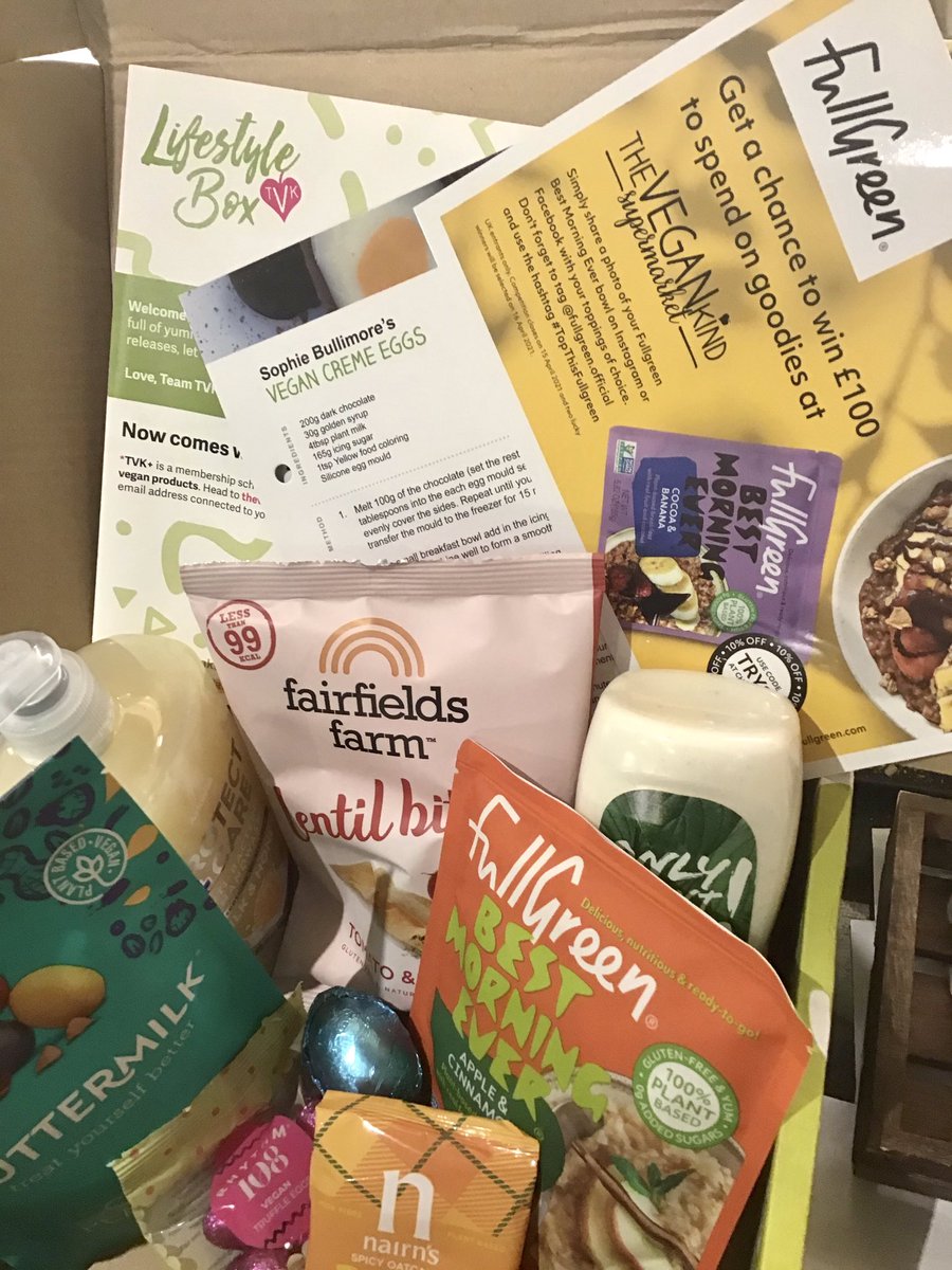 CambriaCeltica's tweet photo. A box of sheer joy arrived! It’s my #TVKLifestyleBox #TVK89 @thevegankind Lots of super lovely treats inside @Buttermilk_uk choccy peanutsters! 🤩 #ButterMilkMoments @Astonishcleaner @Rhythm108 @NairnsOatcakes #TopThisFullgreen @OnlyPlantBased #fairfieldsfarmcrisps @MummyMeagz https://t.co/PfjS3jF3LZ