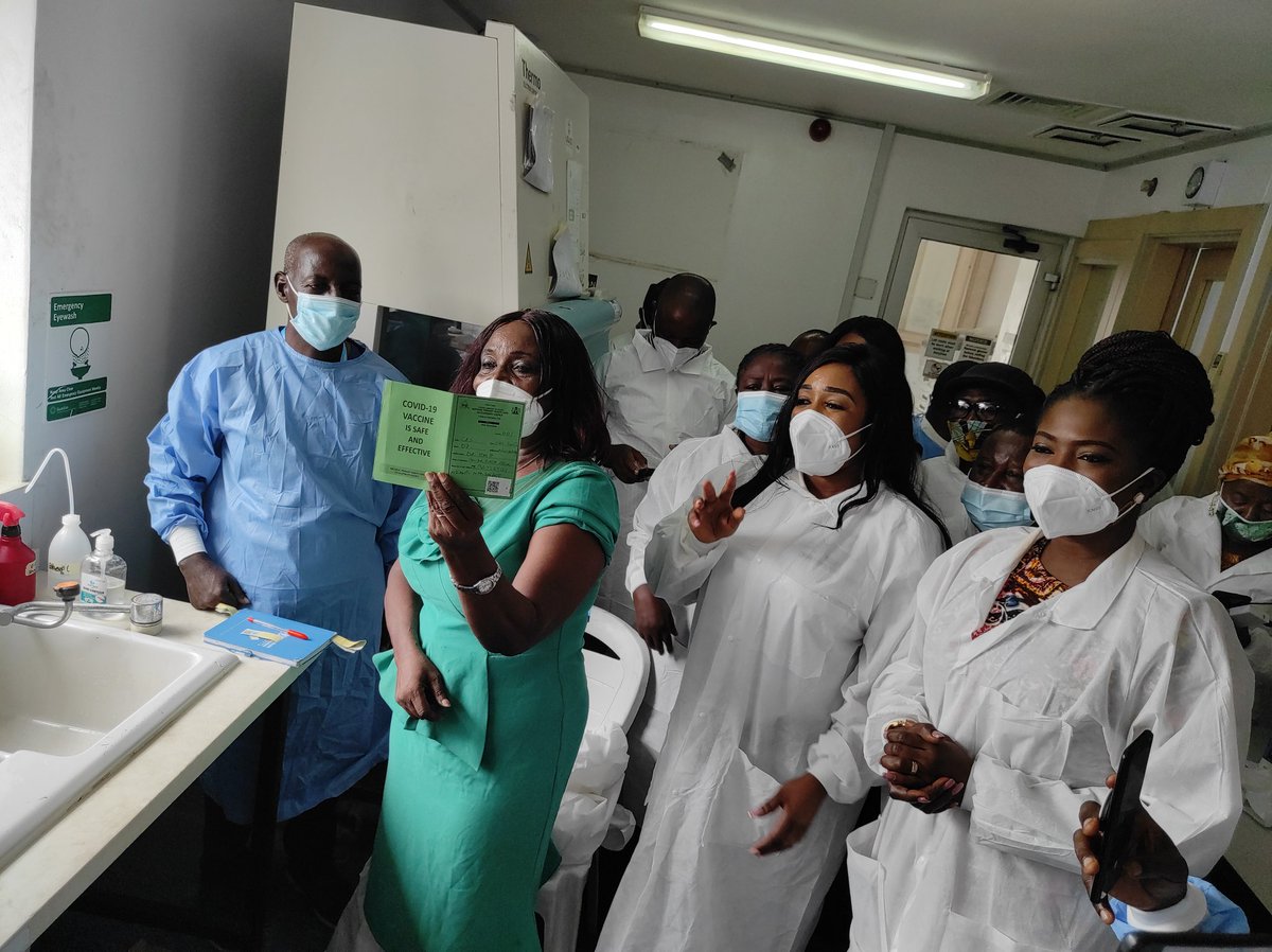 CRSPHCDA1's tweet photo. Huge success was recorded today at the Lawrence Henshaw Memorial Hospital as the first batch of Covid19 Vaccines were administered to some Frontline workers including @UNICEF_Nigeria Ephraim Chukwu, Edem Edem of @DailyPostNGR , Magdalene Nkanga(ist to receive the vaccine) https://t.co/4SipmyrTuS