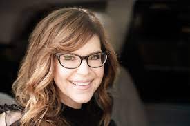Happy birthday Lisa Loeb! 