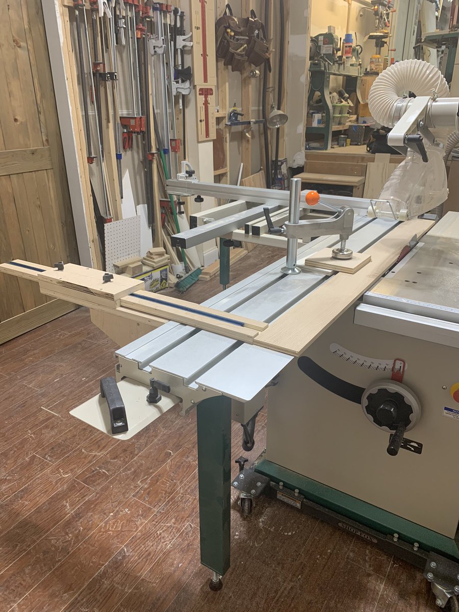 anthony_scolaro's tweet photo. This parallel jig was made from scraps and its dead accurate. #woodworking #jig https://t.co/mTG4JfOGP7