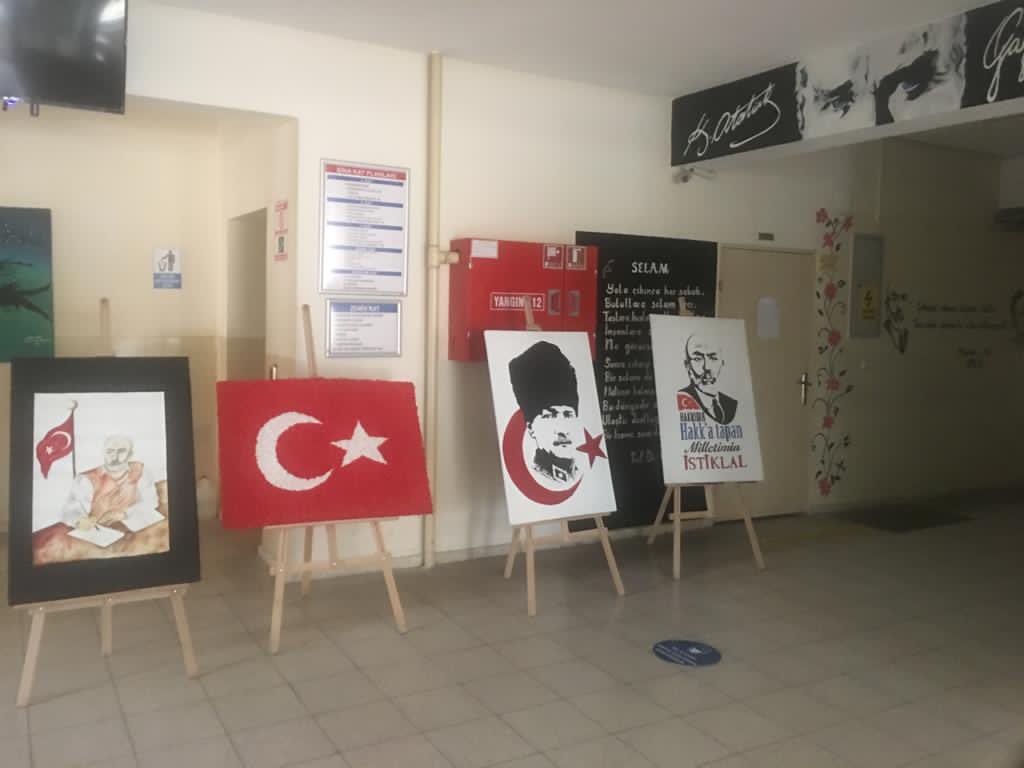 MeteLisesi's tweet photo. Bağımsızlığımızın sembolü İstiklal Marşı’mızın kabulünün 100.yıldönümünde Milli Şairimiz Mehmet Akif Ersoy’u rahmetle, minnetle ve saygıyla anıyoruz. Ruhu şad olsun..@tcmeb @ziyaselcuk @mugla_mem @pervin_tore @MilasMEm @isabal80 @TurkerYURTSEVER @Aliakta84106594 @nnnilll https://t.co/BtRtW49Rvc