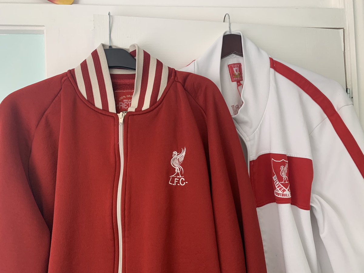 BiggGrumpy's tweet image. Need a transition jacket today🤔 should it be red and white or white and red 🕊🕊🕊#LFCfamily