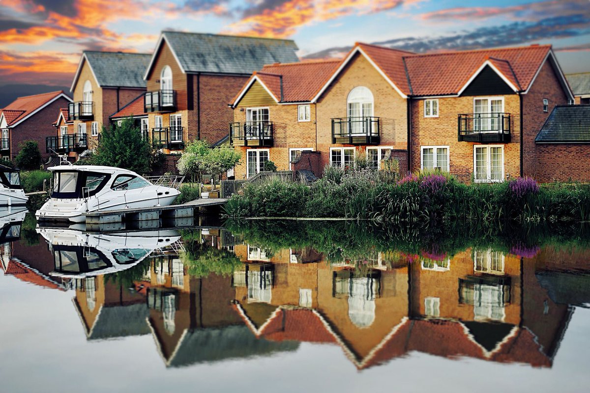 Is your empty property correctly insured? Would you receive a pay out if you were to make a claim?

If your property is left unoccupied for more than 30 days, then you may need to change your standard home insurance. 

To find out more☎️01392 426046 💻 info@northcottbeaton.co.uk
