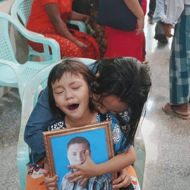 SuiKim14's tweet photo. @YourAnonCentral When they kill a person, they kill more than one life. 😭 (apologies to the families for the photos)
#WhatsHappeningInMyanmar 
#SaveMyanmarPeople
#UnitedNations 
#WhiteHouse https://t.co/Gmade3ssUh