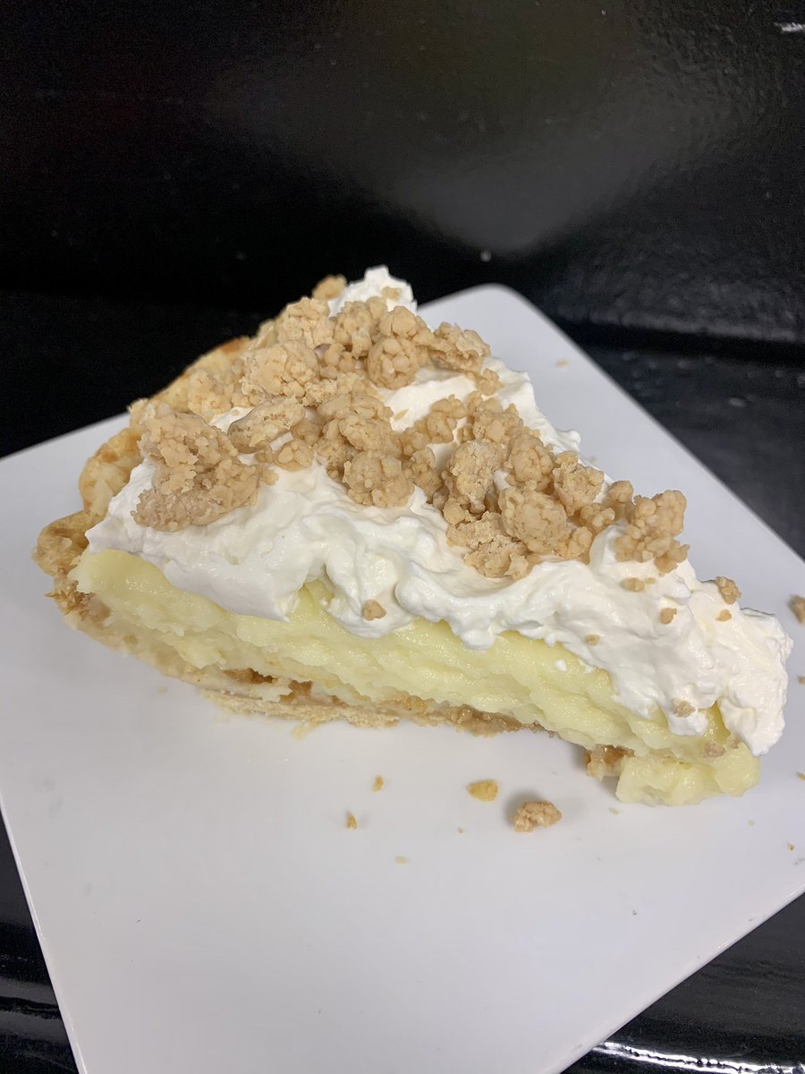 Charmedbmore's tweet photo. 4 words - Mom’s Peanut Butter Pie 🤤
#charmed #charmedbmore #SmallBusiness #eatlocal https://t.co/ylIie6d7DA