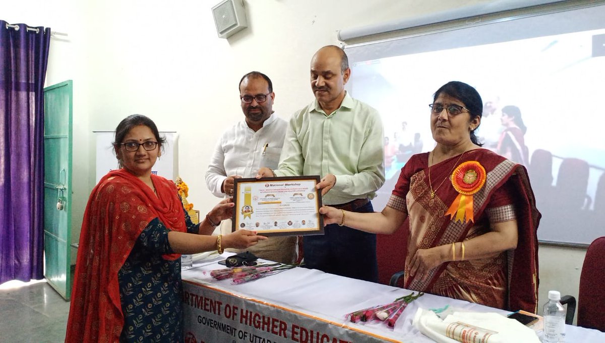 ArchanaHin's tweet photo. Completed 07 days #National_workshop on "#Yoga, #Meditation and #physical_activity as a mode of #stress_management and #healthy_lifestyle" https://t.co/OOrfcOXlbo