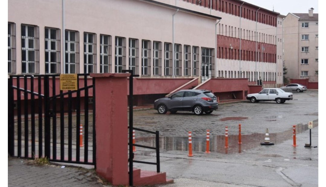 TahirSimsek's tweet photo. #Sondakika #Eskişehir'de bir #Öğretmen'in testi #pozitif çıktı, 34 #öğrenci #karantina'ya alındı. https://t.co/jkapC0SD6C