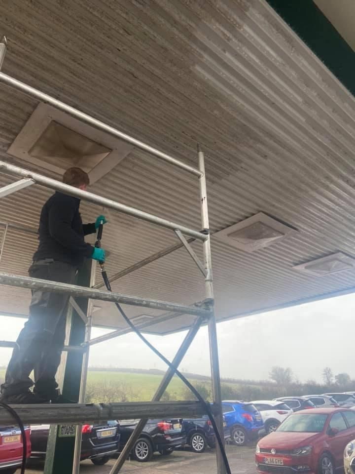 West country cars Yeovil, putting our Purple scaffolding tower to good use in order to give their canopy some much-needed maintenance! Looking great!😎 
.
.
.
#toolhire #planthire #construction #tools #hire #builders #scaffolding #diy #maintenance #purplehire #purplehiresolutions