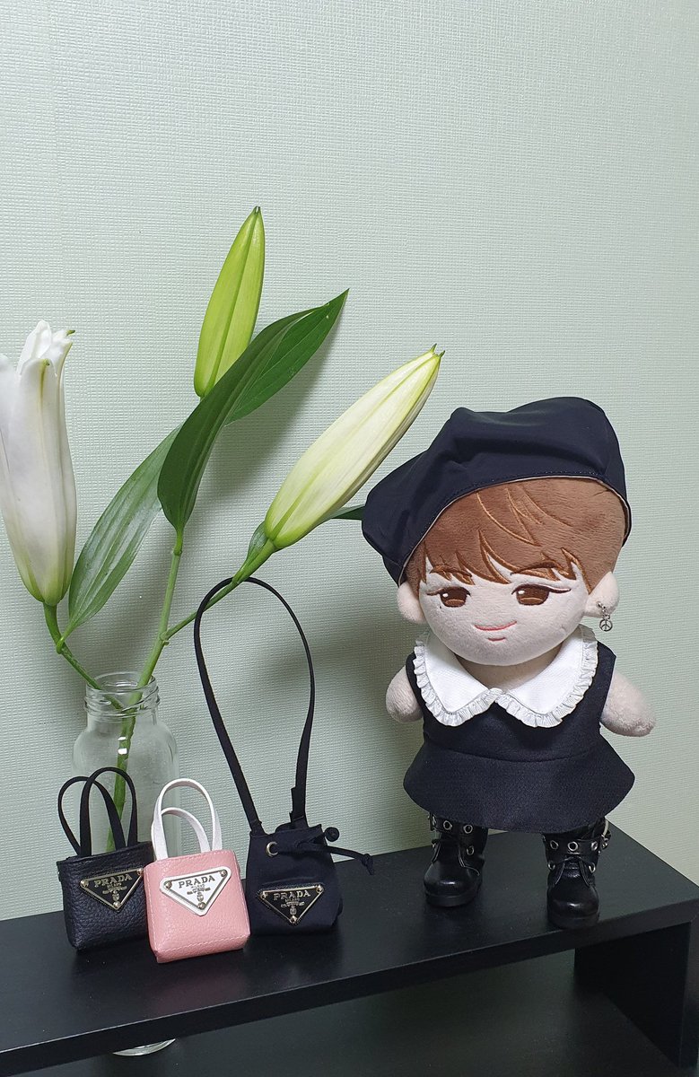 thisis_salon's tweet photo. 🌷spring 원피스&amp;가방🌷
플랙 미안해~아직여자뭉치도 안오고😂가발도 없다녤~
내가입고싶은옷 만들기👗👗
 🔸️원피스
 -miu op
 -c 멜방op
🔸️bag👜
-p사각백
-p조리백
-C핸드백
📍주문기간;3/14(일)~ 3/18(목)5일간
📍rt +팔로 2분추첨 
📍주문폼 타래에
#갈플랙 #솜뭉치 #솜뭉치옷장 #kangdaniel https://t.co/lf9D8HH34Z