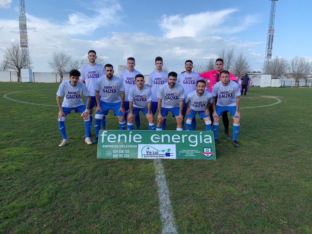 SPRiberena's tweet photo. 💙 ACTUALIDAD 💙

Hoy volvemos a los entrenamientos para preparar el importante partido del domingo en Santa Marta. Se está trabajando mucho para conseguir el objetivo y estamos seguros que se logrará.

#RibereñaTellevoenelCorazon 💙⚽💪 https://t.co/gwfVJQAvGS