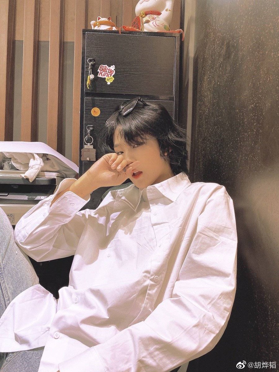 nnuppun's tweet photo. เรายังชอบตัวเองเลยแล้วเธอจะไม่ชอบเราหน่อยหรอ https://t.co/KysAUGfpd5