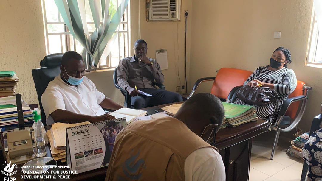 fjdpnigeria's tweet photo. Human rights desk of FJDP on an advocacy visit to @NhrcNigeria Makurdi office in order to seek ways of collaborating with the commission to ensure the protection and preservation of the right of the people.
#FJDP #Nationalhumanrightscommission #Advocacyvisit https://t.co/AKu4jXjPAs