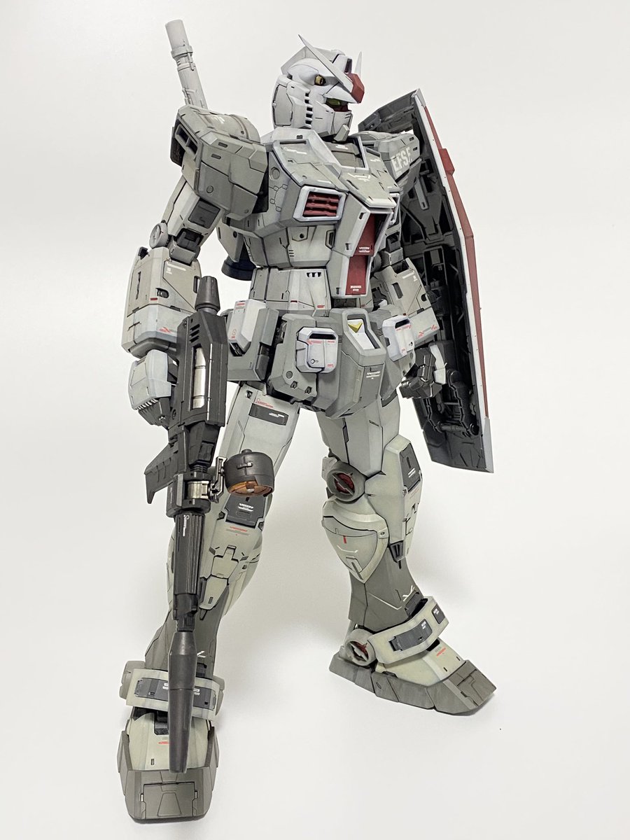 mamiya27's tweet photo. PGUガンダム出来たよ。計34日。見かけの密度の割にめちゃめちゃ組みやすかった。ゲート処理しかしてないのにこれが組み上がるなんて…。丁度良いタグがあったので参加させて貰おう^^; #HJプラモ発表会_RX_78系列 https://t.co/YfuVdZwiuL
