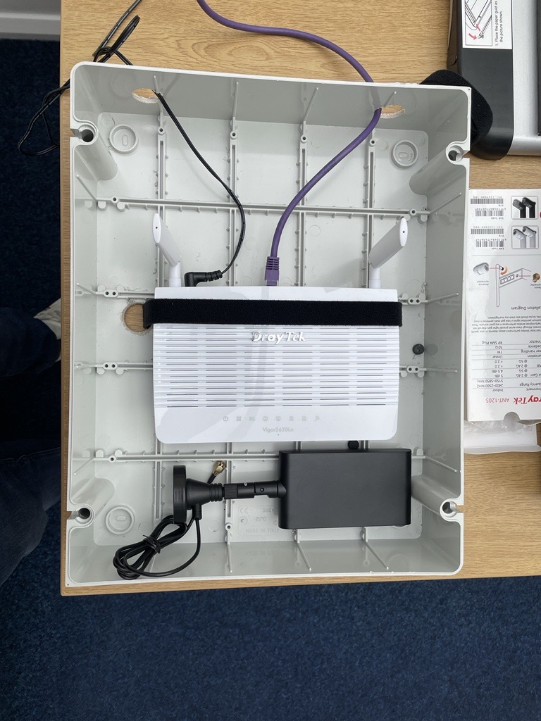 🌐 Sometimes when a site has no internet, we have to improvise.

Our team devised instant connectivity by introducing:
🔹2860ln Draytek LTE Router.
🔹4G Connectivity.
🔹Directional antenna

✅ Our client now has an active internet connection and without disrupting their business.