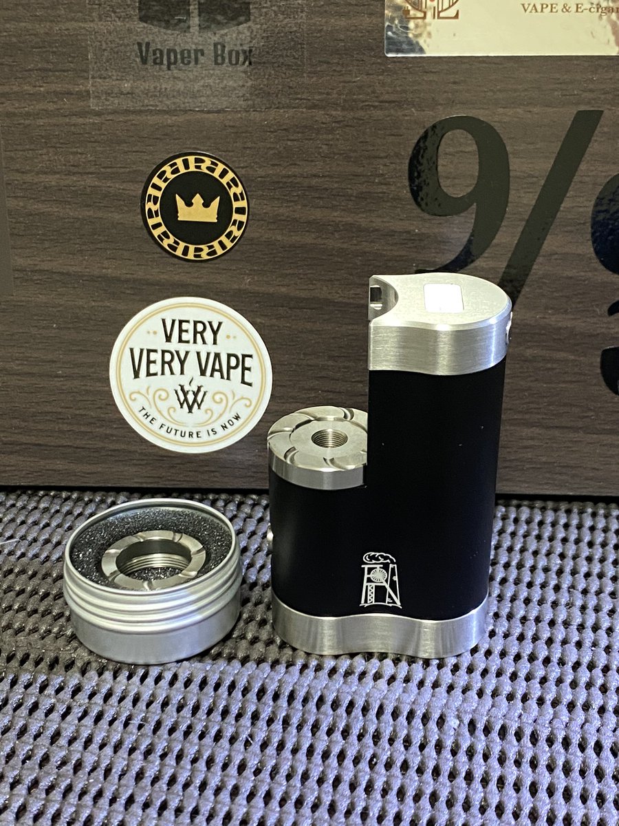 kitkat_0323's tweet photo. @VERYVERYVAPE さんからもう着弾した!!🤣早ッ!!
一昨日の夜にポチッて昨日の昼に入金して今日もうわが家へ😍
カッコイイ!₍₍ ( ๑॔˃̶◡ ˂̶๑॓)◞♡
迅速な対応本当にありがとうございました🤝😊
#VERYVERYVAPE
#dicodes
#DaniSBS https://t.co/EDFMuIi82M