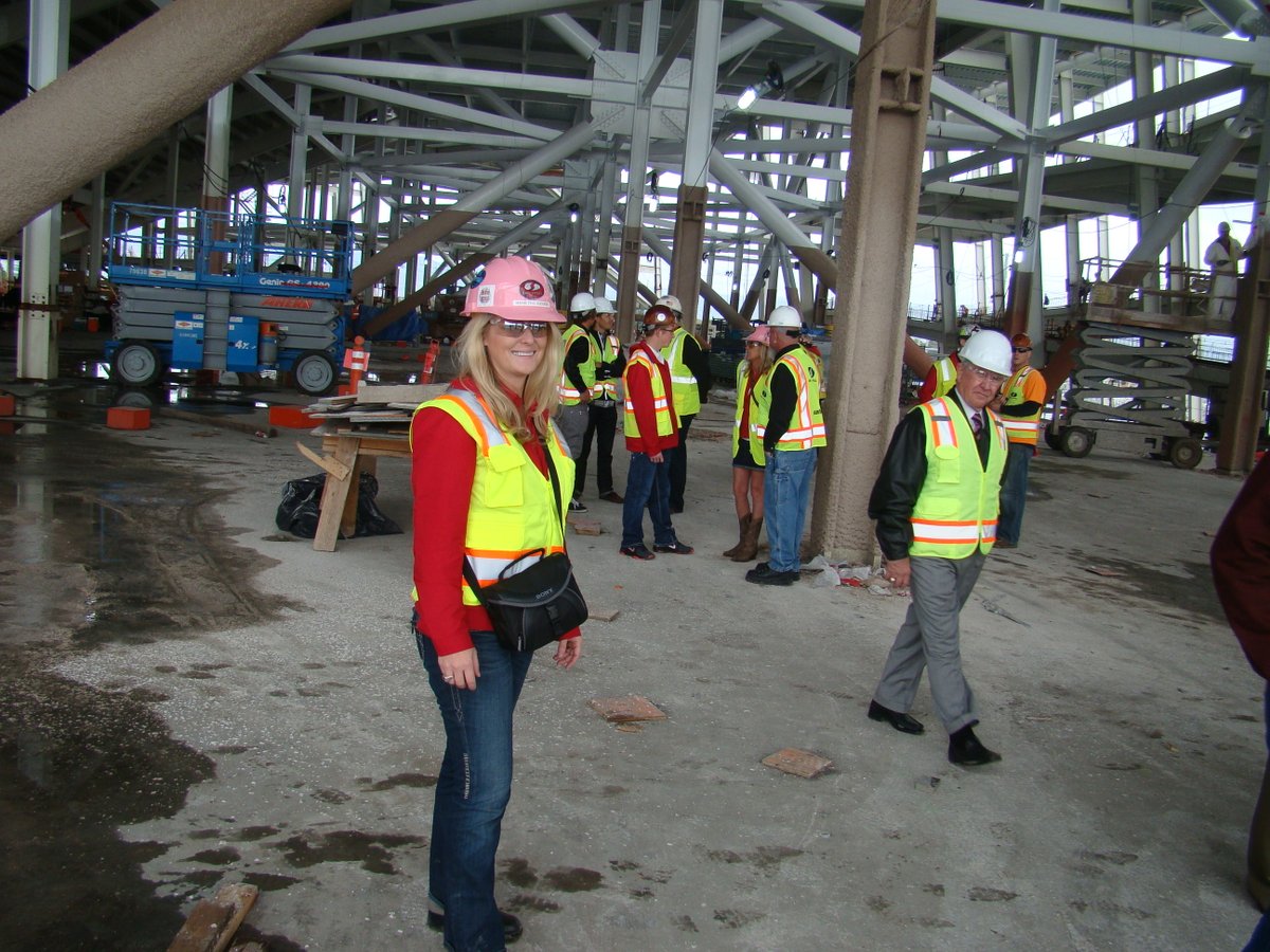 #WomenInConstructionWeek recognizes the contributions women make to the construction industry. From construction work to upper-level management, SME Steel women have it covered! And Patricia Johnson is no exception! 
Thank you, Patricia !

Patricia Johnson, VP Marketing