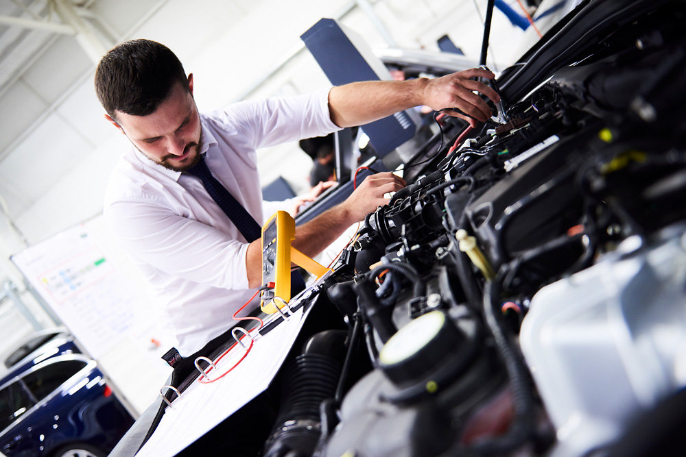JLR_News's tweet image. We are delighted to have re-signed the #ArmedForcesCovenant with @JohnnyMercerUK and @DRM_Support, reaffirming our commitment to supporting this community, including those who serve and have served, and their families #ForcesFriendly