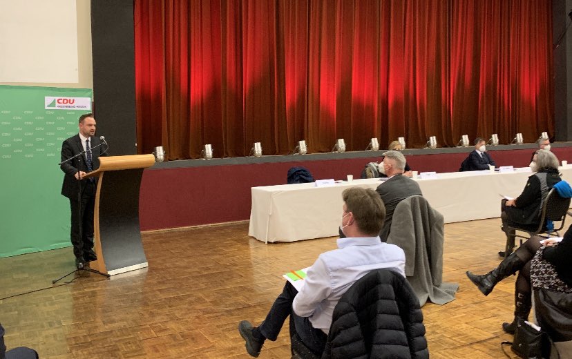 AlexDierksMdL's tweet image. Im LK Meißen endet zur #BTW21 eine große Ära: Seit 2009 hat Thomas de Maizière den Wahlkreis vertreten. Heute tritt er zur Nominierung nicht mehr an. In seinen Ämtern stellte er sich in den Dienst von Sachsen, Deutschland &amp;amp; der @cdusachsen. Wir haben ihm viel zu verdanken.