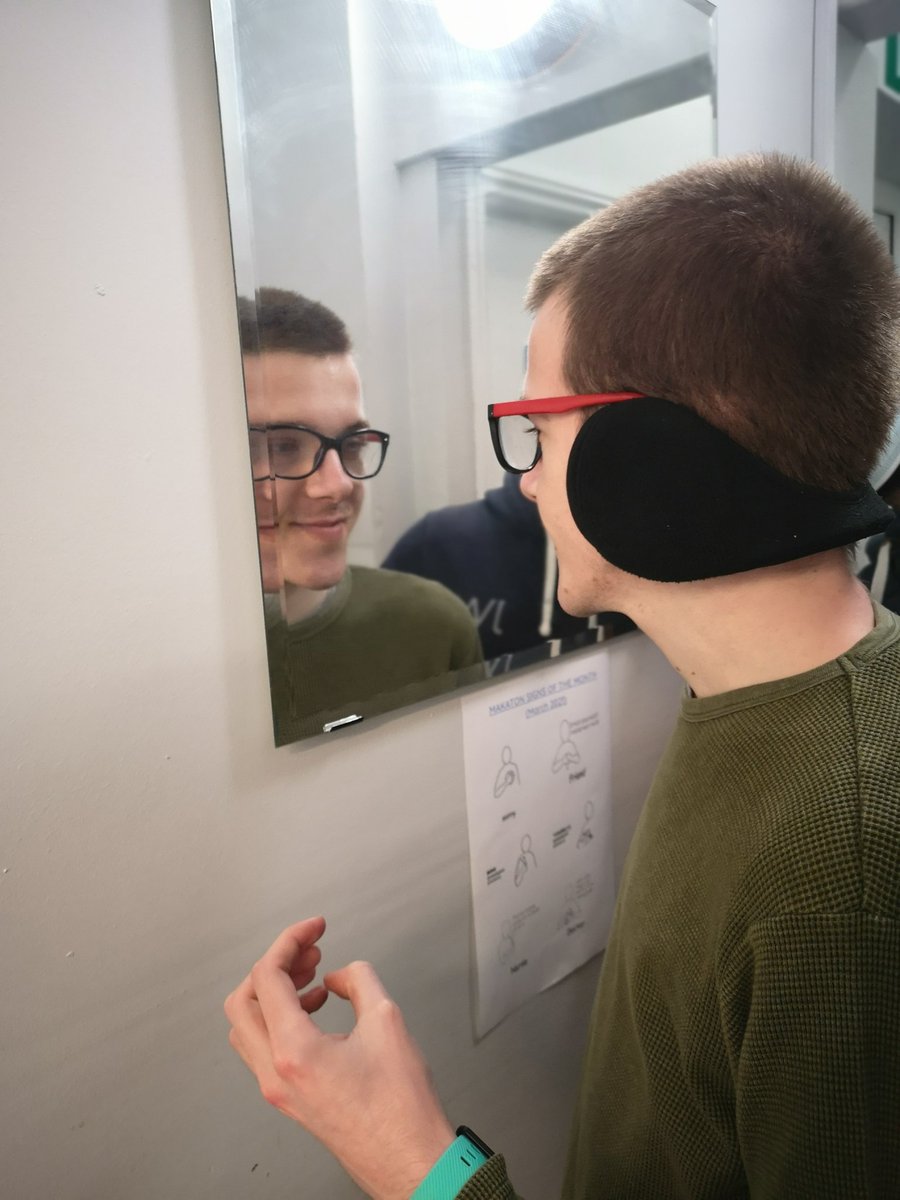 CascadeStiles's tweet image. Nigel enjoyed some time smiling and laughing at himself in the mirror! #smilebehappy #happylives #cascade #Smile #alwayslookonthebrightsideoflife 😊😁