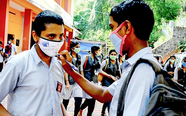 SirajOnLive's tweet image. എസ് എസ് എല്‍ സി പരീക്ഷയുടെ പുതുക്കിയ ടൈംടേബിൾ Read more: sirajlive.com/2021/03/11/471… ##Sslc #NewTimetable #SirajDaily - sirajlive.com