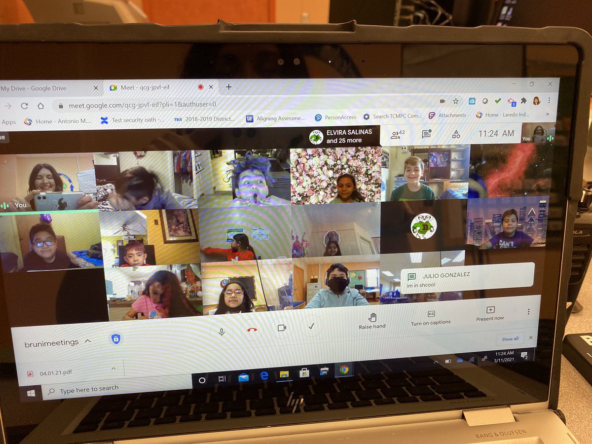 bruni101's tweet photo. Just as promised...3rd Grade Lunch Bunch Bingo for our students that met the AR Challenge π€©π¦‘ ππ#ReadingPaysOff #ReadersAreLeaders https://t.co/WSC5mZsEbz