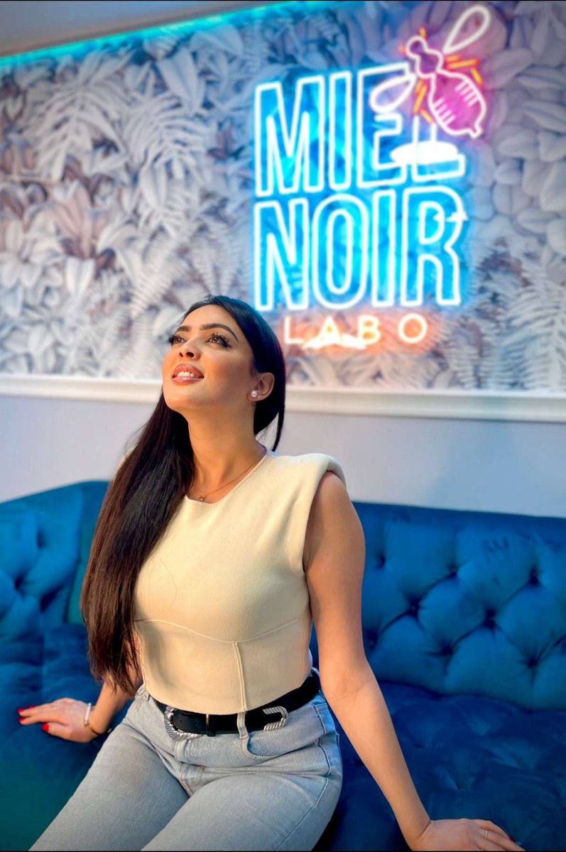 RAPHAELCASTRO9's tweet image. La meilleurs chanteuse de tt les temps à #MaisYeux c elle ma #BestNumberOne NEJ @NejOfficiel toujours aussi fière d'être son plus #GrandFidelFansSupportère depuis 6 ans est c que du #Bonheurs de la soutenir 😱😱😱💣💣💣💥💥💥🍯🍯🦋🦋😻😻🐈🐈🥊🥊🥊😍😍💖💖❤❤💜💜 #TeamNej&amp;amp;Poupiya