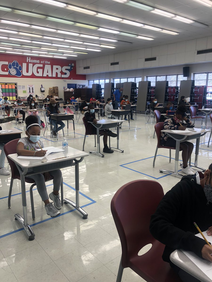 BetsyRossElem's tweet image. Mr Nunn is working with our 4th graders at the Writing Boot Camp today! He has a way of getting kids to do what it takes and work hard for what’s rightfully theirs! @GaryNunn13 #EffectiveTeachers #GoodTeaching #GoodLearning #WritingMatters