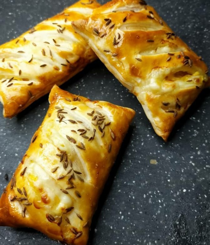 Deliceetpapille's tweet photo. Idéal pour les apéro 😋😋
N'hésitez pas à venir faire un tour sur ma page instagram :
https://t.co/5Tq08A2XHI
#Feuilleté #Pockette #BlancdePoulet #Poulet #Fromage #Edam #Épices #Sansporc #Salé #Recette #Cuisine #Instacook #Instacuisine #HomeCook #Miam #foodlovers https://t.co/Mx0kHZLeD7