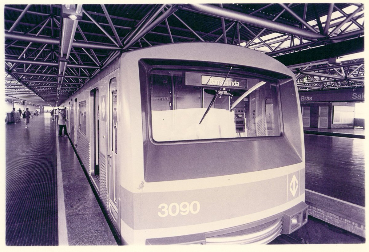 Metrô de São Paulo on X: #tbt No dia 10/03/1979, a Linha 3-Vermelha  (antiga Leste-Oeste) começava sua operação comercial no trecho Sé-Brás, das  6h às 20h. A estação possibilitou os usuários fazerem