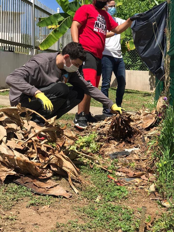 BGCPR's tweet photo. Como parte de sus proyectos de impacto comunitario bajo el programa Torch Club, ayer retomaron el proyecto junto con líderes del Club de Arecibo, luego de una pausa debido a la pandemia; con la misma entrega y compromiso de siempre. 

#BGCPR #UnGranFuturo #BGCPRArecibo #TorchClub https://t.co/dhywsTpnTx