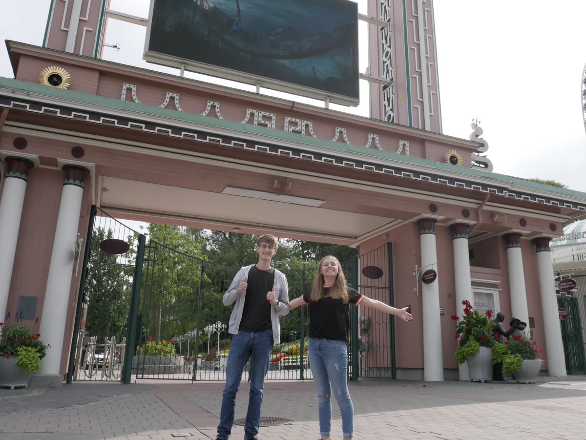 In a few weeks: Things we do as coaster enthusiasts

What things do you do that are tell-tale signs you're an enthusiast?

💬Let us know: coasterbot.com/podcast-messag…