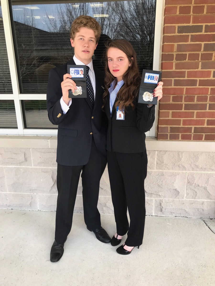 1 day till ⁦<a href="/BGAwildcats/">Battle Ground Academy</a>⁩ #Gritday. Winning class gets to go first to lunch for two weeks!  Be creative. Be clever. And, as always, be appropriate