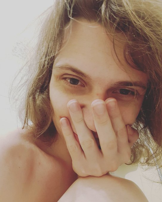 Sleeping, bathing and enjoying love, that's what I want every day!???
#femboy #gay #twink #nsfw #butt